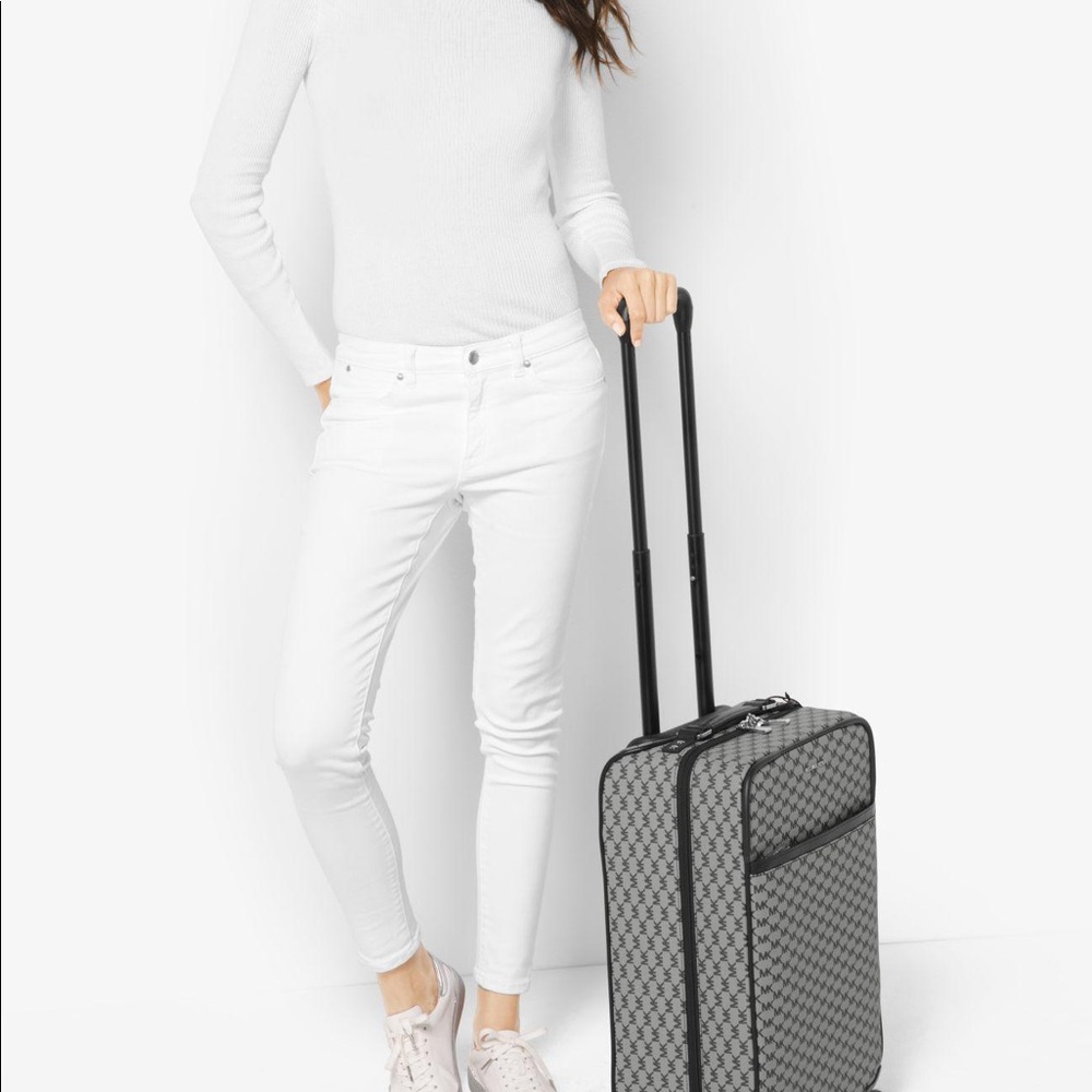 🌷MICHAEL KORS Large Signature Designer Trolley🌷 - Picture 8 of 8